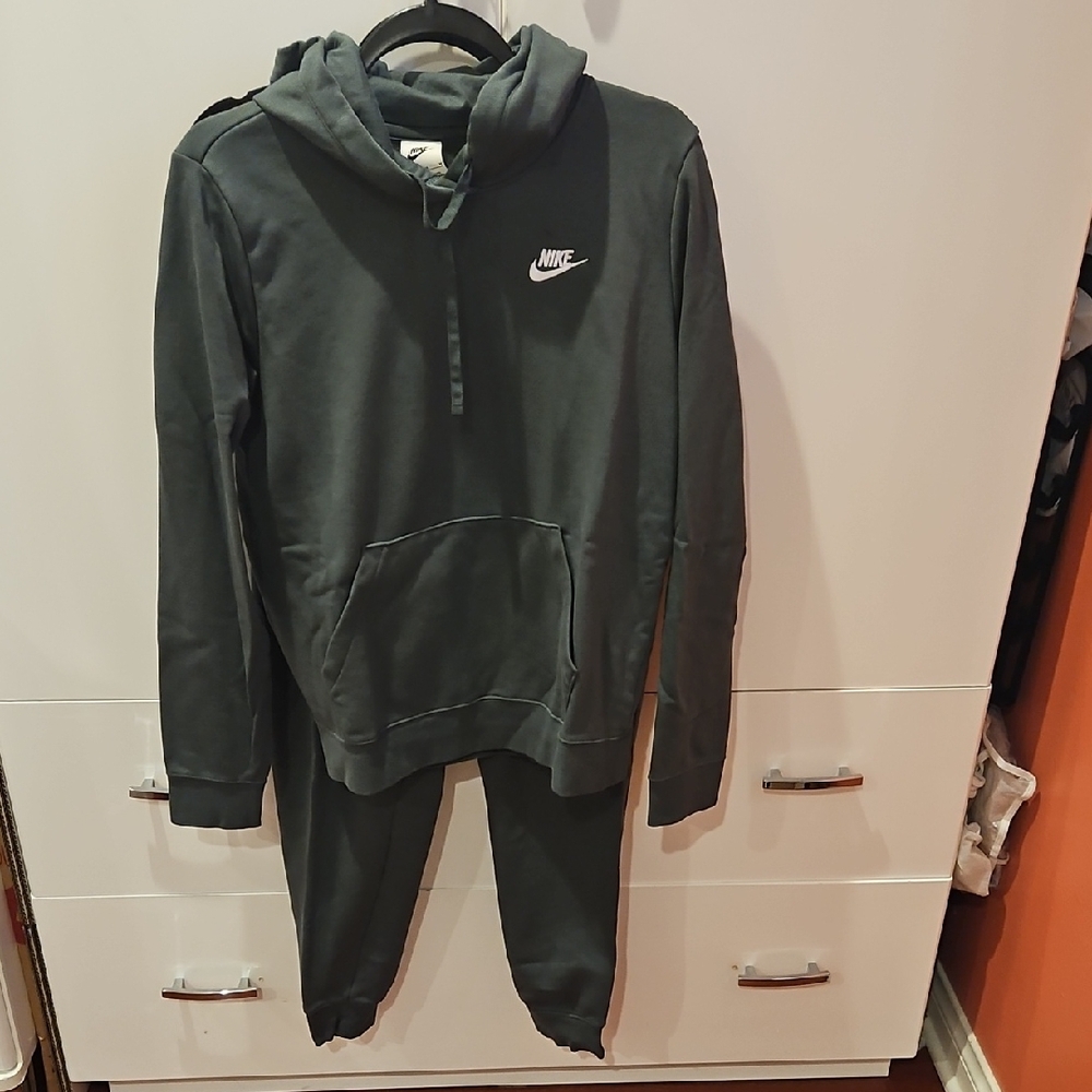 Nike Hoodie and Joggers Set